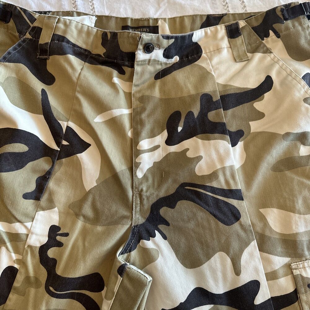 Membera Property CAMOUFLAGE  Pants Size 2XL